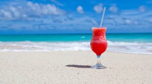 ¿Qué no puede faltar en la nevera de la playa?