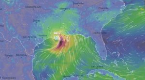 Huracán Barry toca tierra tras fortalecerse en el Golfo de México