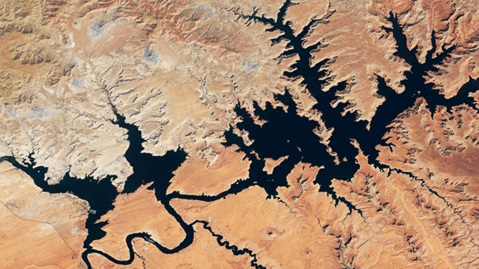 Lago Powell entre Arizona y Utah en los EE.UU capta com oel lago de ha secado drásticamente durante los últimos años. Imagen captada en septiembre 2017.