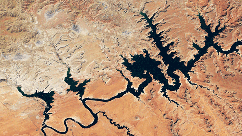 Lago Powell entre Arizona y Utah en los EE.UU capta com del lago de ha secado drásticamente durante los últimos años. Imagen captada en agosto 2021.