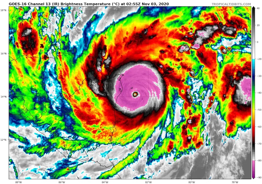 Imagen satelital infrarroja del huracán Eta (2020)
